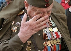 Двое камышан обокрали 94-летнего ветерана в День Победы