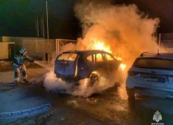 Взрыв от загоревшейся машины напугал ночью волгоградцев