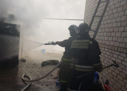 Трагедией закончился пожар в частном доме в Волгоградской области: погибли двое