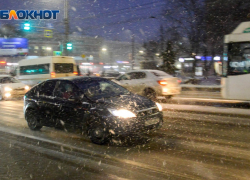 Масса аварий: в Волгограде снегопад стал бедствием