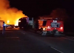 Горело все вокруг: водитель погиб в столкновении двух фур под Волгоградом