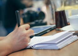 В Волгограде неизвестный напал на сборщицу подписей за «местное время»