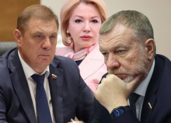 Сенаторские кресла зашатались под волгоградскими политиками из-за блондинки