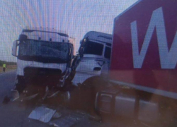 Фура Wildberries попала в ДТП в Волгоградской области