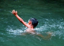 7-летний мальчик бросился в воду спасать 8-летнюю сестру под Волгоградом: оба погибли