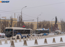 Массовые ДТП и снежные заторы остановили Волгоград в вечерний час-пик