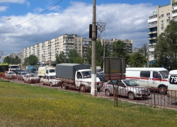 ДТП на юге Волгограда "закрыло" автомобилистов в пробке