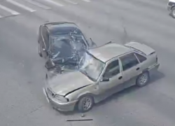 Новорожденная пострадала в шок-ДТП в Волжском: жуткое видео 