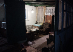 На полу - кровавые разводы: фото с места смерти троих волгоградцев при чистке септика