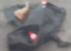 Окровавленный труп женщины заметили на шоссе в Волгограде