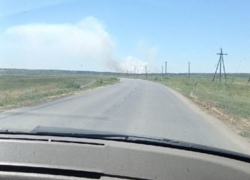 Столб дыма напугал водителей на трассе под Волгоградом
