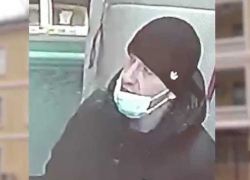 Ограбил магазин с применением насилия: в Волгоградской области разыскивают мужчину в черном