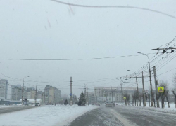 Волгоград парализовало многочисленными авариями 
