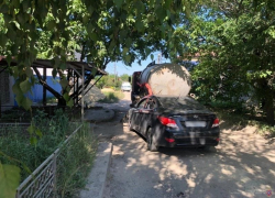 22-летняя волгоградка угнала автомобиль и протаранила на нем грузовик