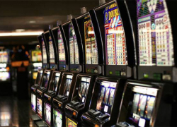 Сбежать не успел: владельца незаконного игорного бизнеса в Волгограде задержали у трапа самолета