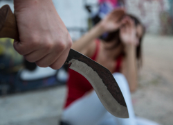 «Трое ребят повалили другого»: очевидцы о стрельбе и драке на центральной набережной Волгограда