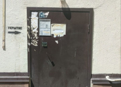 "И это бомбоубежище?": волгоградцы боятся обрушения из-за затопленного подвала 