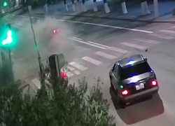 Жесткое ДТП в центре Волгограда с двумя Mercedes-Benz попало на видео