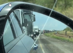 Бесконечное испытание пробкой ждет путешественников на юг в Волгоградской области: видео