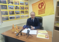 Депутат волгоградской облдумы признался в любви к Путину после его сравнения с Назарбаевым