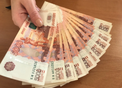 31-летний волгоградец обманул приятелей на полмиллиона рублей