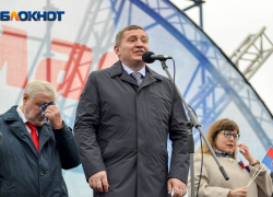 Андрей Бочаров лично поздравит депутатов облдумы с Новым годом