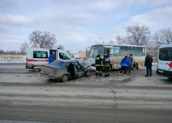 Автобус попал в ДТП на проклятом "Химгородке" в Волгограде: есть пострадавшие