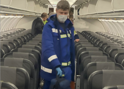 Пассажира самолета экстренно передали скорой в Волгограде