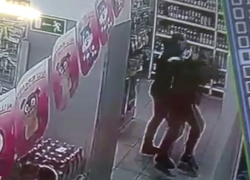 «На лице не осталось ничего живого, задыхался кровью»: драка из-за сигареты попала на видео в Волгограде