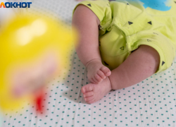 Обварившуюся кипятком годовалую малышку спасают в Волгограде