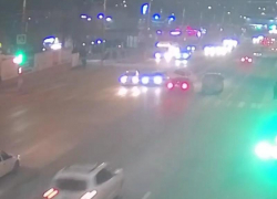 Нагнулся за телефоном: тройное ДТП попало на видео в Волгограде