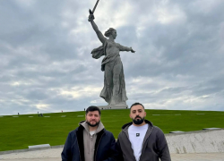 Исполнителя хита "Чародейка" заметили в Волгограде 
