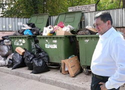 Депутаты требуют от волгоградского губернатора снизить жителям тарифы на вывоз мусора