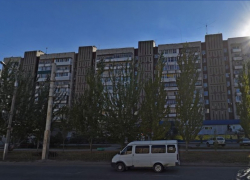 Слепая 87-летняя волгоградка выпала из окна девятиэтажки