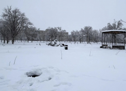 Волгоградского чиновника наказали за падение 9-летней в технический колодец