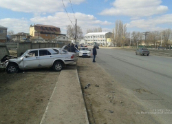 Двое водителей и маленькие дети пострадали в тройном ДТП в Волгограде 