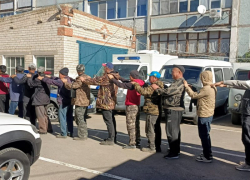 Полсотни мигрантов выстроили по линейке под Волгоградом 