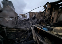 К родителям перевезли выживших детей при пожаре в Михайловке