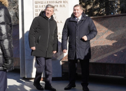 Труд губернатора оказался в полтора раза дороже рабочих потугов мэра Волгограда