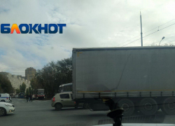 Движение транспорта парализовано в центре Волгограда 