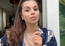 «Плачу каждый день»: Алиана Устиненко вернулась в год смерти матери 