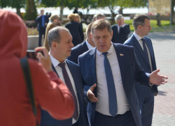 Волгоградские чиновники смогут 65 раз обогнуть землю