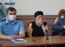  «Я падала к сыну в могилу»: репортаж из зала суда по делу об убийстве 17-летнего студента в Волгограде