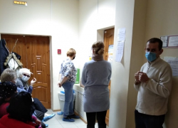 Очереди и пустота: показываем, что творится в волгоградских поликлиниках после праздников