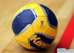 В Волгограде школьницы выиграли турнир по гандболу