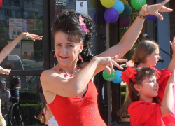 В Волгограде простились с преподавателем ДЮЦ, которую отказывался хоронить родной сын