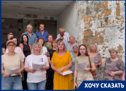 Народный сход из-за сорванной ураганом крыши устроили в Волгограде