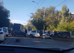 Трое детей пострадали в утреннем ДТП на севере Волгограда