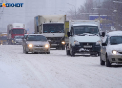 Многокилометровые пробки в час пик начались в Волгограде