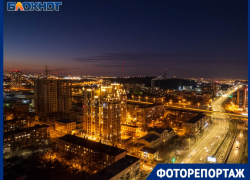 Завораживающий ночной Волгоград с высоты птичьего полета заснял фотограф